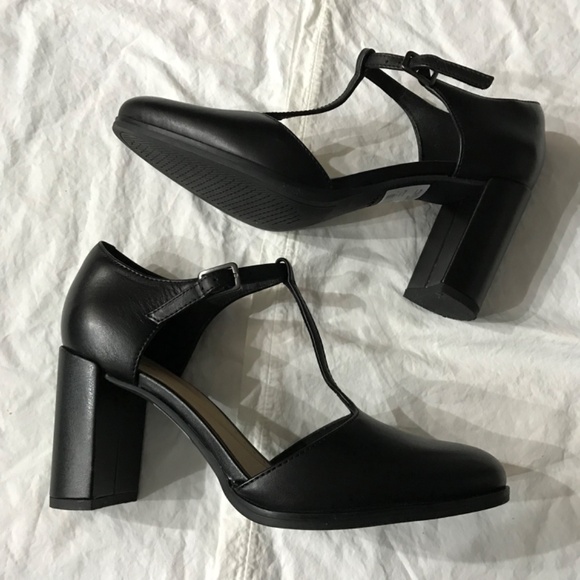 NEW Clarks Leather Freva85 T-Bar Black Heels Pump Women's Size 8.5 M Ankle Strap - Picture 6 of 14